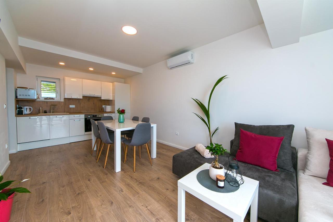 Apartman Macan Brela Eksteriør bilde